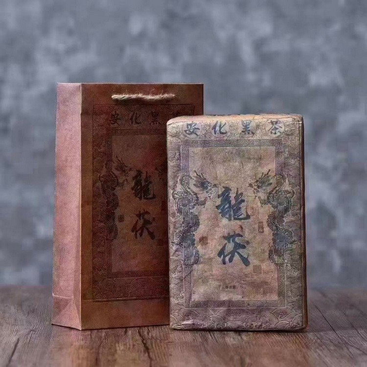 95年原料压制老茶砖 安化黑茶1000克龙茯2斤 金花茶手工茯砖_bdc5537b.jpg