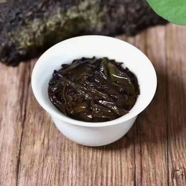 95年原料压制老茶砖 安化黑茶1000克龙茯2斤 金花茶手工茯砖_d59628b0.jpg